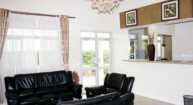 Executive Airport Hotel Ентебе Екстериор снимка