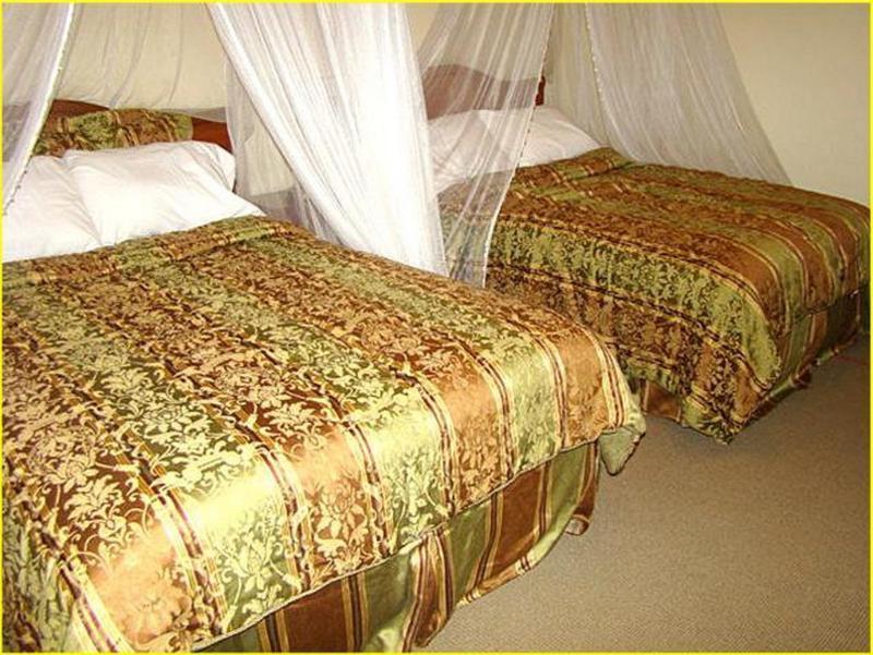 Executive Airport Hotel Ентебе Екстериор снимка