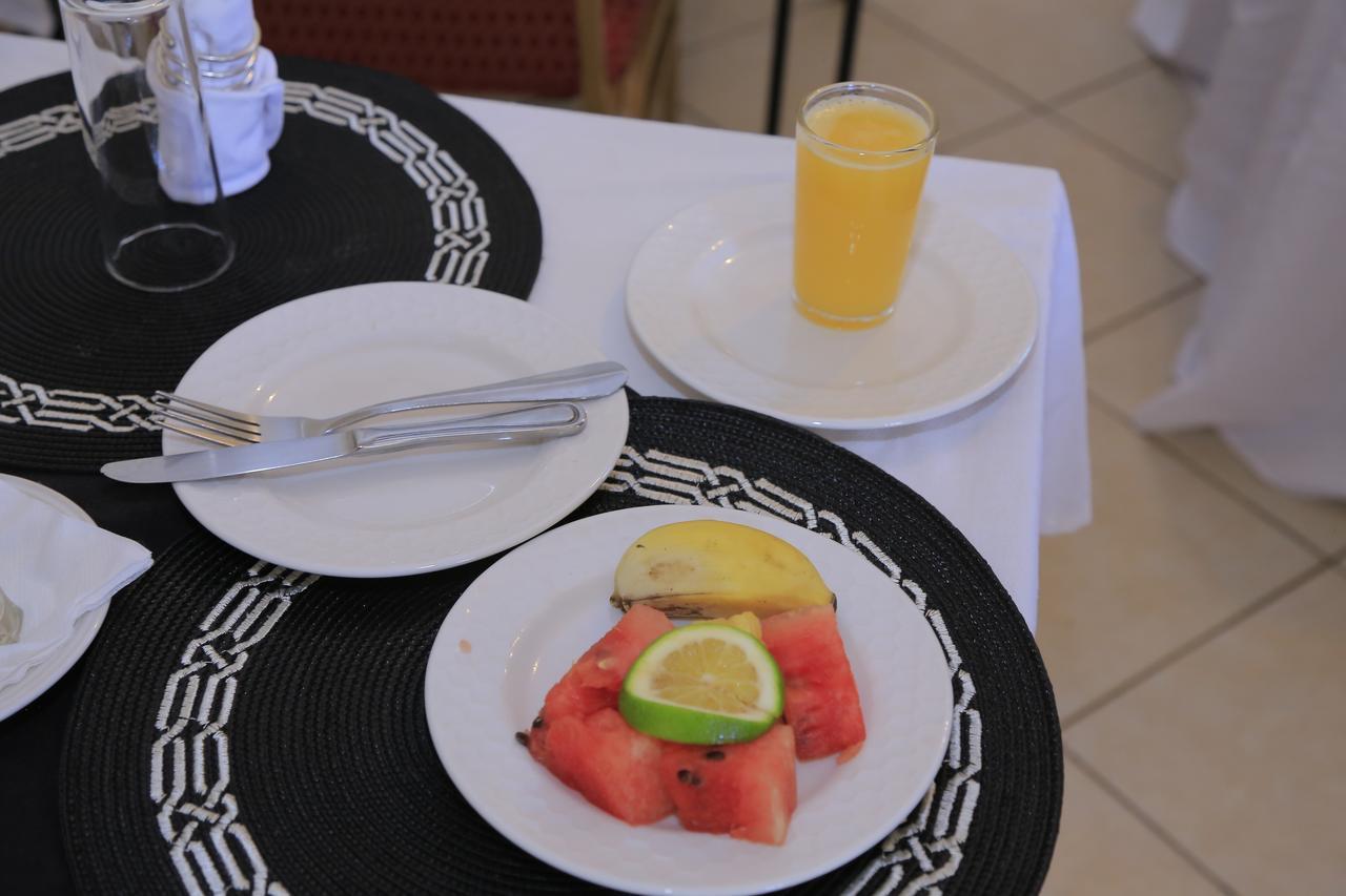 Executive Airport Hotel Ентебе Екстериор снимка