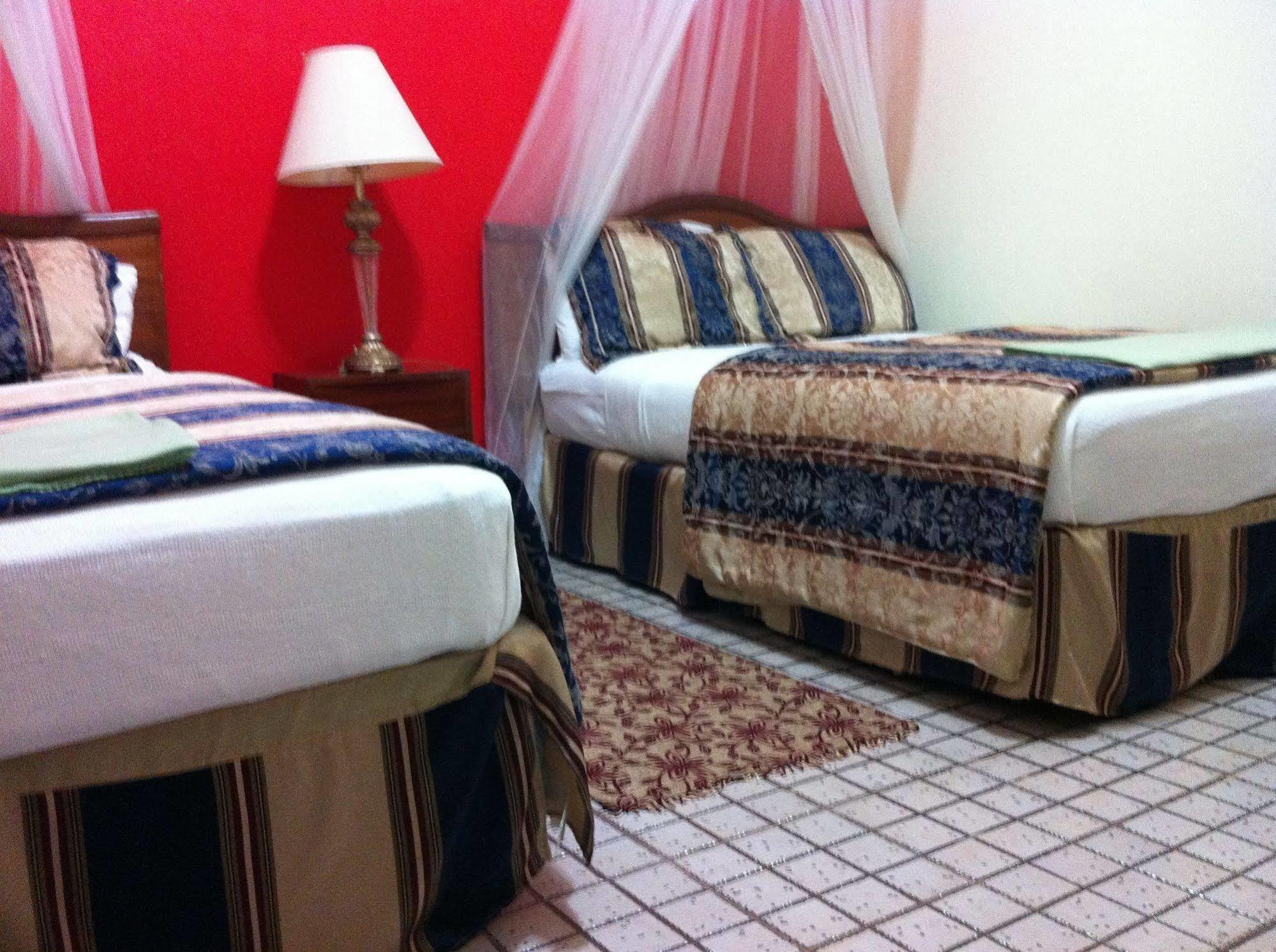 Executive Airport Hotel Ентебе Екстериор снимка