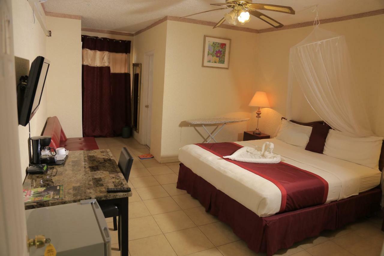 Executive Airport Hotel Ентебе Екстериор снимка
